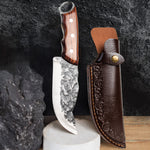 Sharp Claws Kit - Knife, Personalized Board, and Seasoning