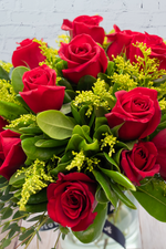 Doce Momentos 12 Rosas Rojas / 10 de Mayo 10MFM