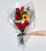 Ramo de rosa roja, gerbera y girasol en plata