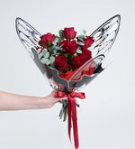 9 Rosas Rojas - En Ramo Mariposa