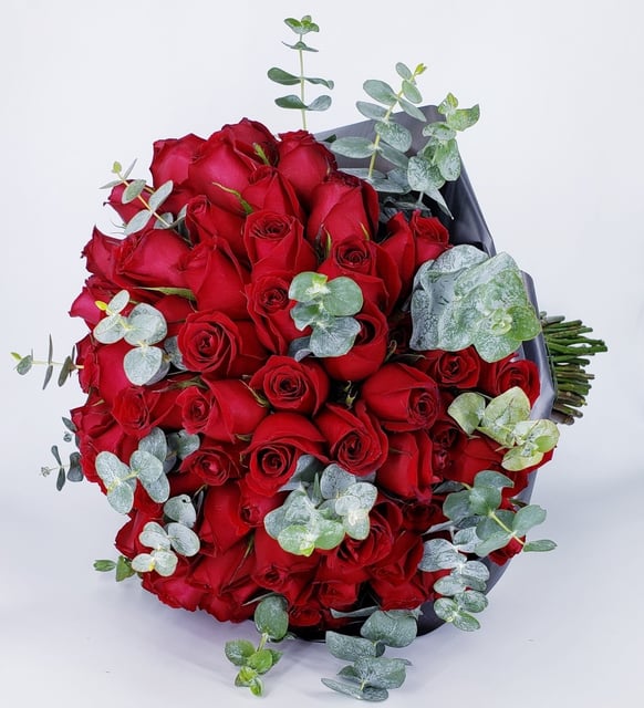 Ramo buchon de 100 rosas rojas