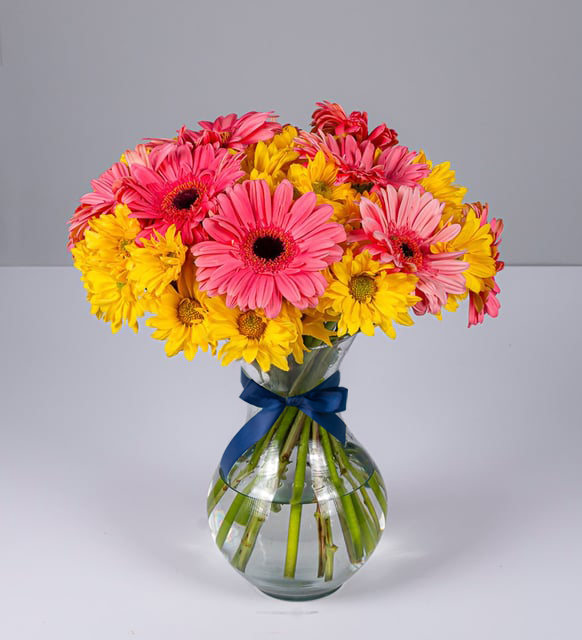 Arreglo De Gerberas Rosadas Y Margaritas Amarillas