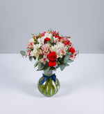 Astromelias, Margaritas Blancas y Rosas Rojas / Jarrón (B)