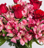 Rosas Rojas Y Rosas Astromelias (B)