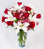 Lirios blancos, rosa roja y astromelia rosa (A)