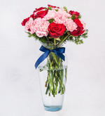 Detalle De Claveles Rosas Y Rosas Rojas