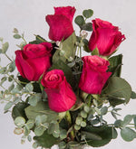 5 Rosas Topaz En Violetero