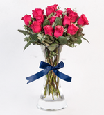 16 Rosas fucsias en jarrón (A)