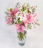 Detalle de Lilys Rosas y Astromelias Blancas