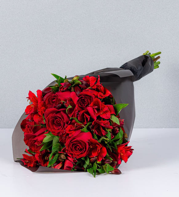 Bouquet Astromelias Y Rosa Roja