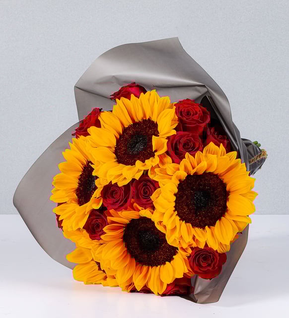 Bouquet Girasoles Y Rosas Rojas (M)