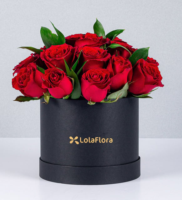 Caja Rosas MOM - Rojas Rojas y Clavo Japonés para el 10 de Mayo
