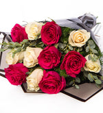 Ramo de 12 Rosas Rojas y Blancas (B)