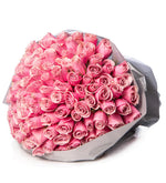 100 Rosas Rosadas en un Ramo Gris Especial (A)