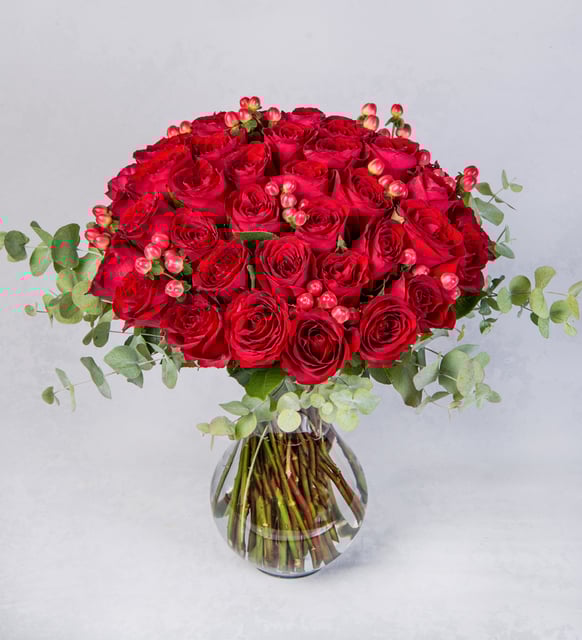 50 Rosas Rojas En Jarrón Abombado (M)