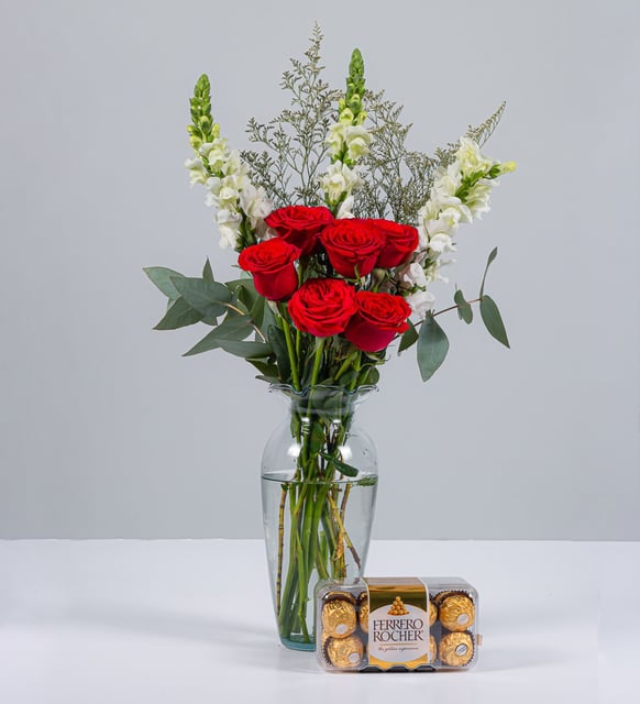 Rosas Rojas Con Perritos Blancos Y Ferrero 16