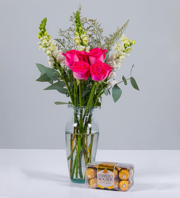 Rosas Rosadas Con Perritos Blancos Y Ferrero 16