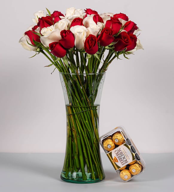 50 Rosas Rojas Y Blancas Con Ferrero 16