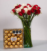 50 Rosas rojas y blancas con Ferrero 24