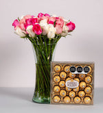 50 Rosas blancas rosas y fucsias con Ferrero 24