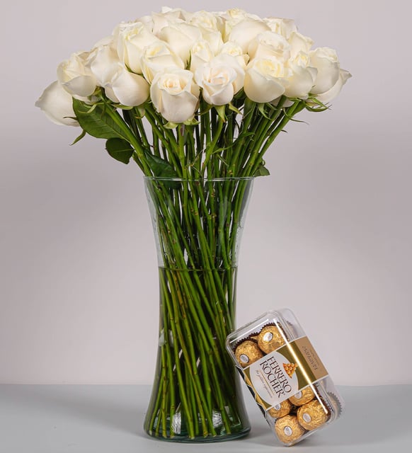 50 Rosas Blancas Con Ferrero 16