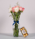 Detalle Rosas Rosadas Y Blancas Con Ferrero 16