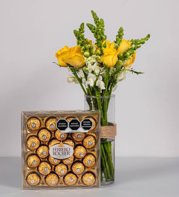 Rosas Amarillas Y Perritos Con Ferrero 24
