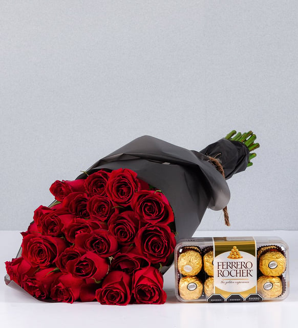 Bouquet 24 Rosas Rojas Y Ferrero 16