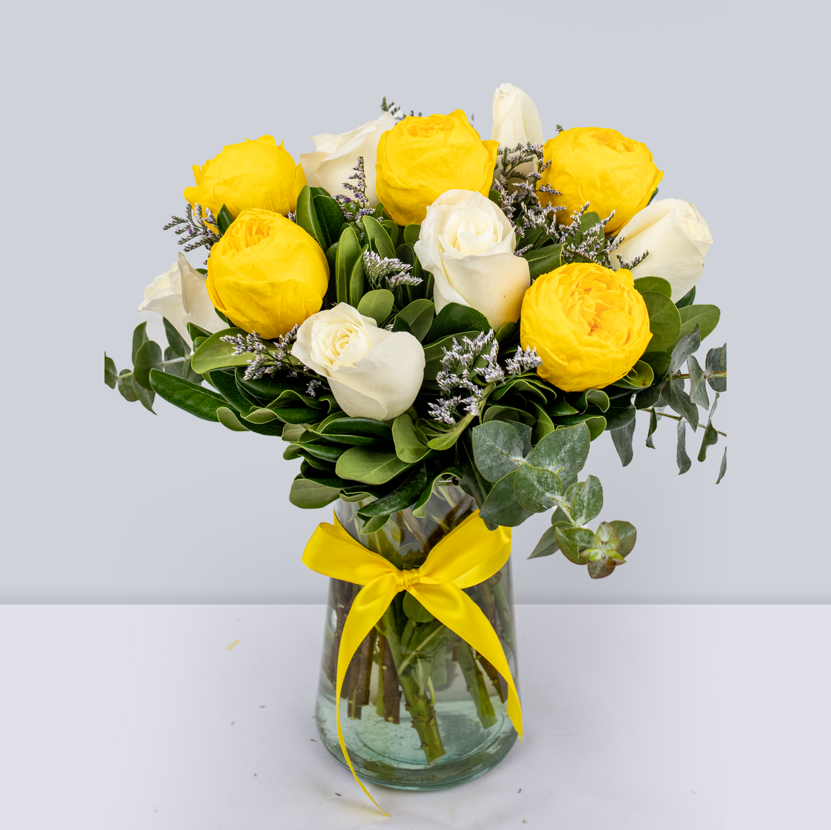 Alegría - Peonia Amarilla y Rosa Blanca | LolaFlora