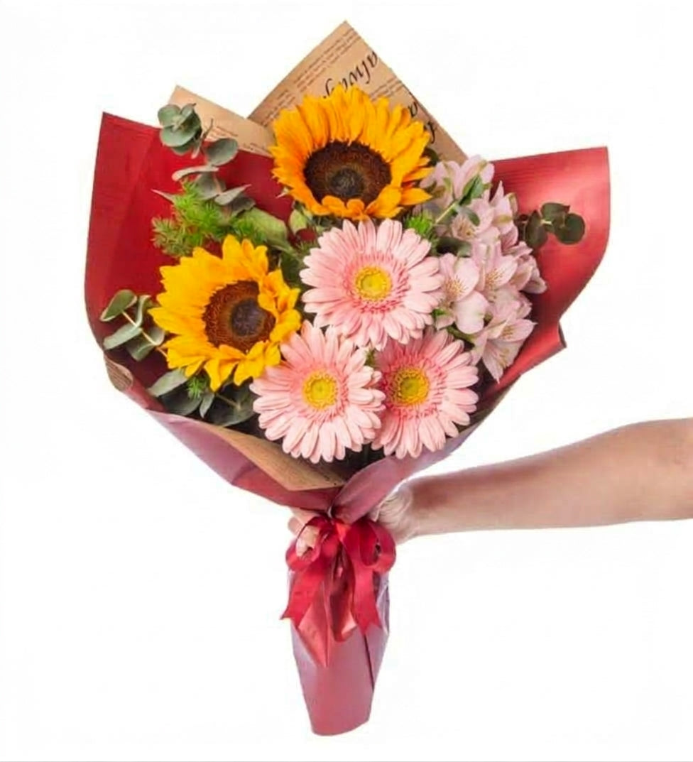 2 Girasoles y 3 Gerberas Rosas con Astromelia - En Ramo Burdeos