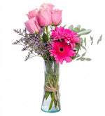5 Rosas Claritas y 2 Gerberas Rosas con Eucalipto y Limonium - En Barcelo