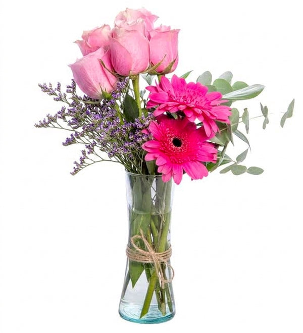 5 Rosas Claritas y 2 Gerberas Rosas con Eucalipto y Limonium - En Barcelo