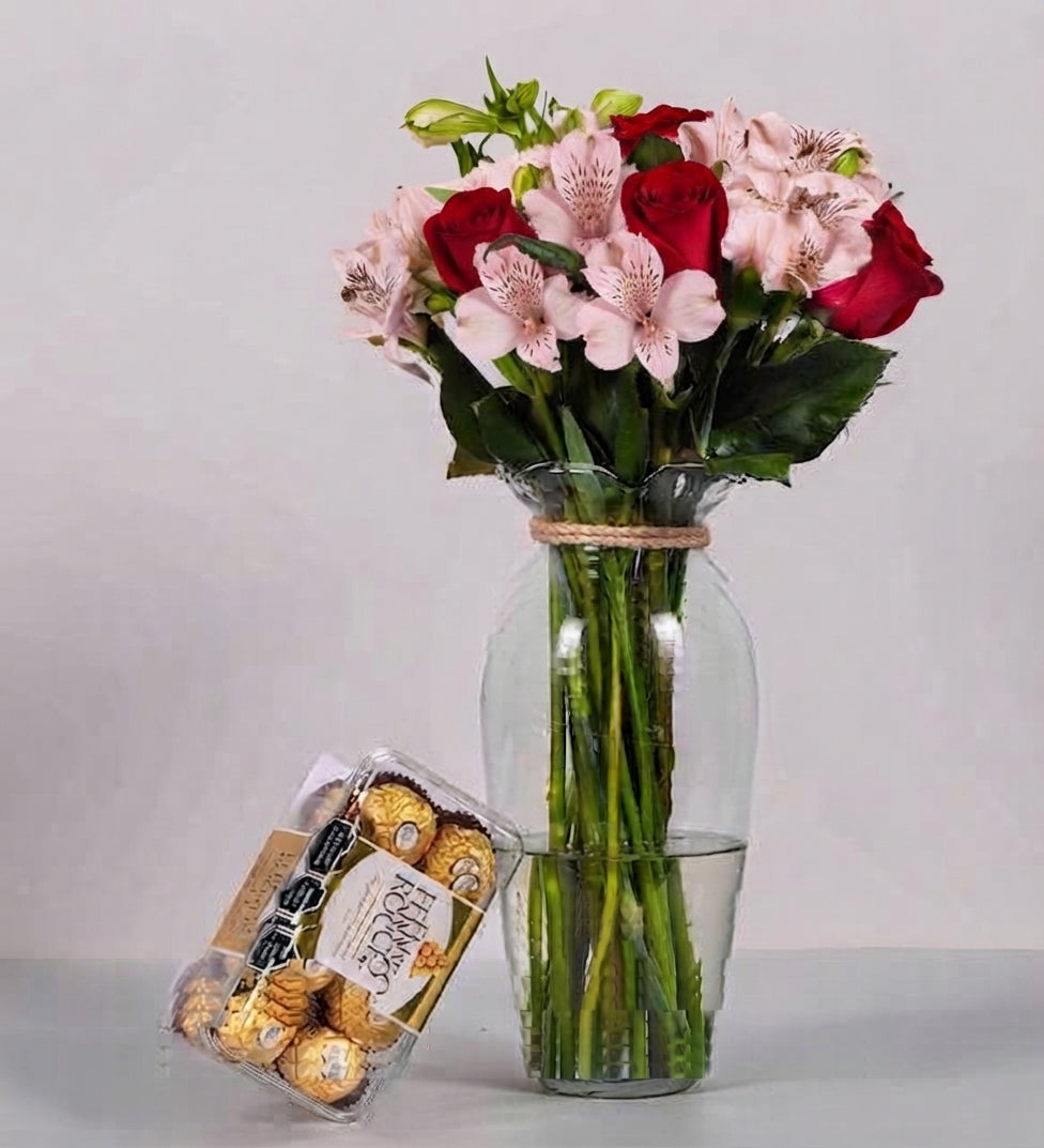 6 Rosas Rojas y Astromelia Rosa con Ferrero 16 - En Barcelo