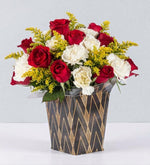 12 Rosas Rojas con 12 Claveles Blancos con Solidago - En Caja Arlequín