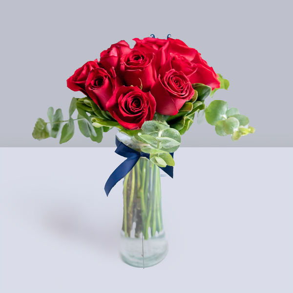 La Vida en Rosa Arreglo de 12 Rosas Rojas / 10 de Mayo 10MFM